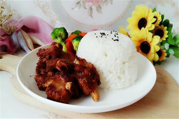 猪叫兽排骨饭加盟方式