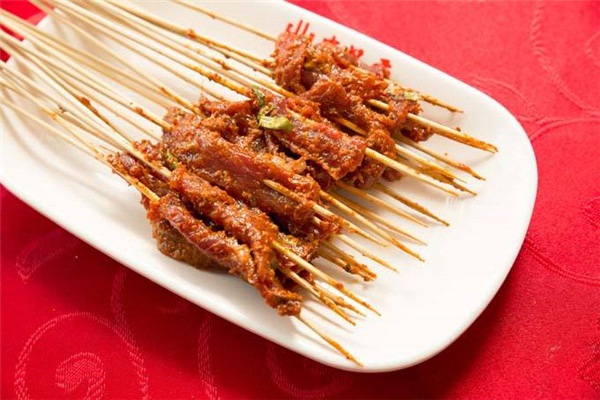 串串香适合摆地摊餐车吗