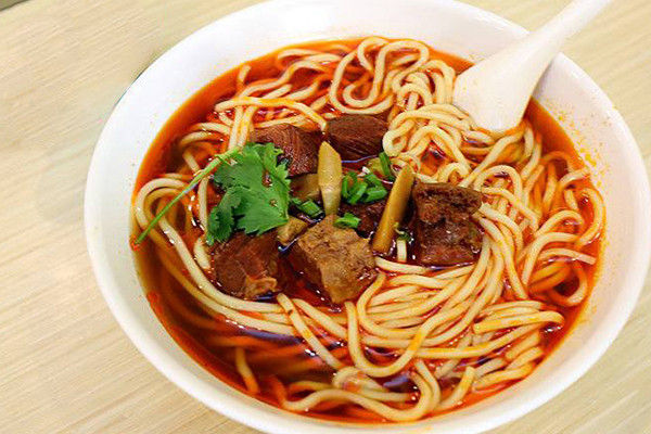 杨记跷脚牛肉面加盟多少钱