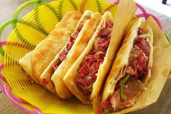 李春秋驴肉火烧店