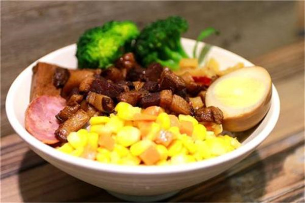 李用心卤味烧汁饭