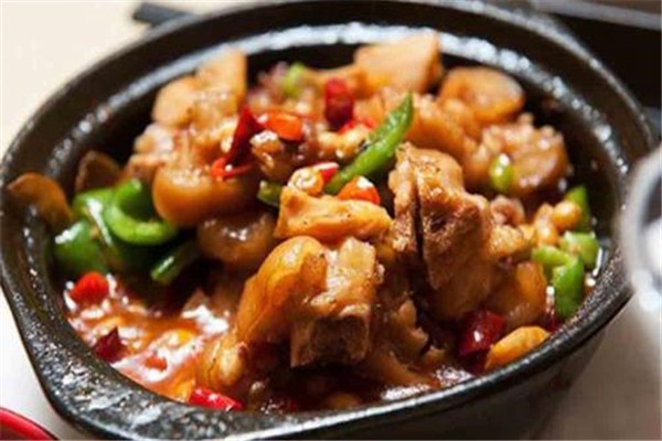 萌鸡特工石锅泡泡鸡加盟费多少