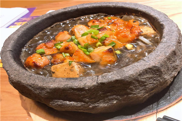 萌鸡特工石锅泡泡鸡加盟费多少钱