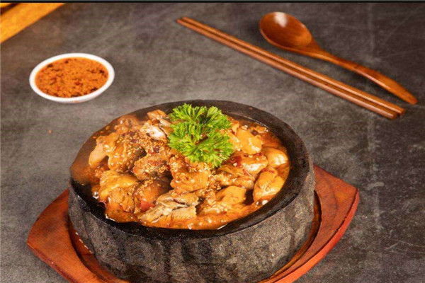 萌鸡特工石锅泡泡鸡加盟费