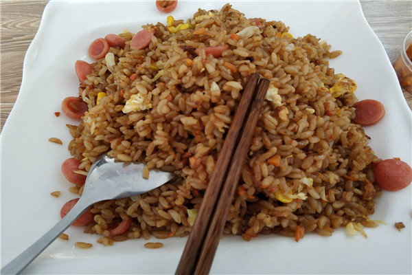 梁小猴港式铁板炒饭加盟费