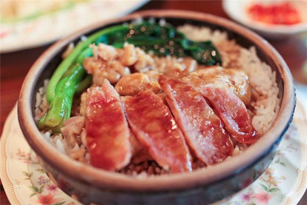 松桂坊腊味煲仔饭加盟