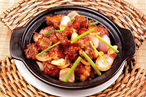 南云上品瓦香鸡米饭加盟