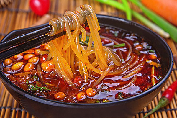 初辣酸辣粉代理费用多少