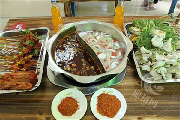 七婆串串香加盟