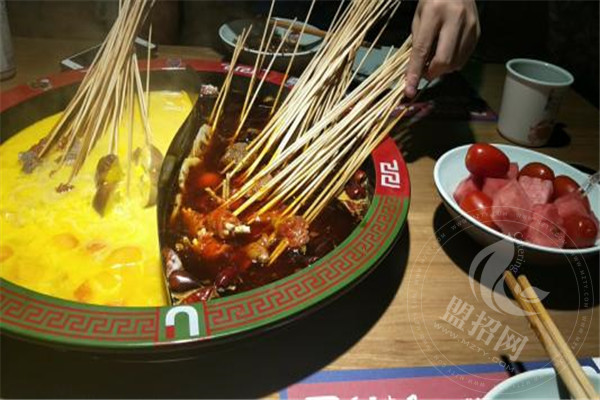 耍哥串串香加盟多少钱