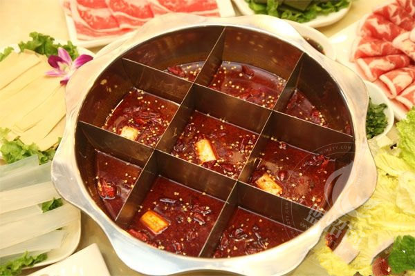 名都晓荷塘火锅店加盟