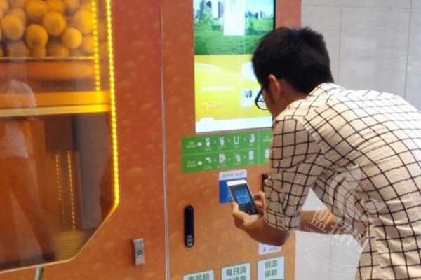 5个橙子自助榨汁机怎么加盟