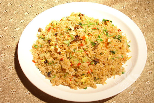 县城野有饭野菜炒饭一年可以赚