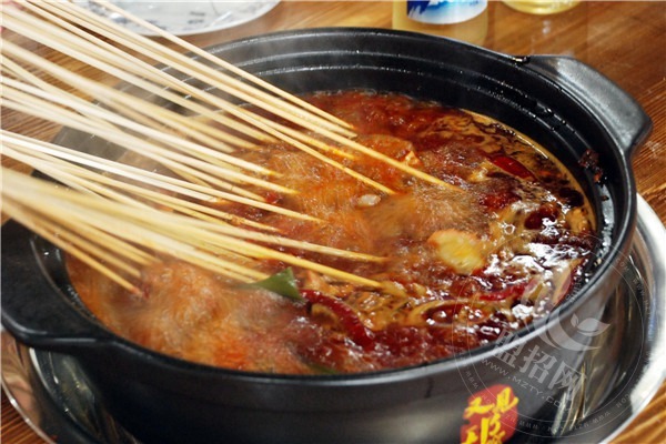 乡辣鼎鼎串串香加盟就是骗子