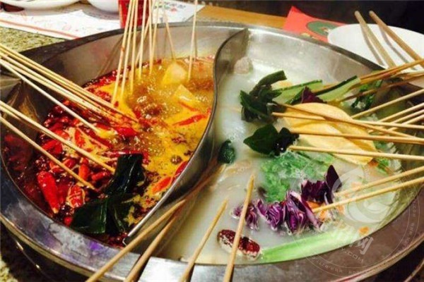 烈焰红唇串串香加盟店