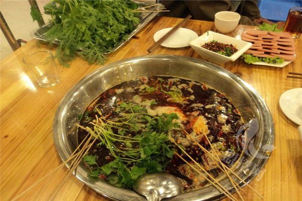 烈焰红唇串串加盟费多少
