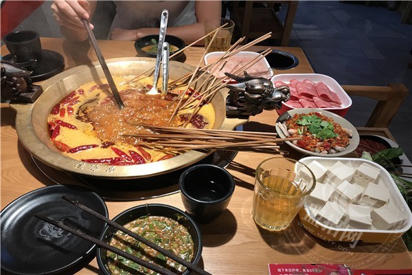 签佰度串串火锅