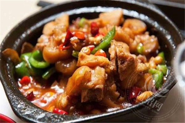 开凌周轩阁黄焖鸡米饭根本不挣钱