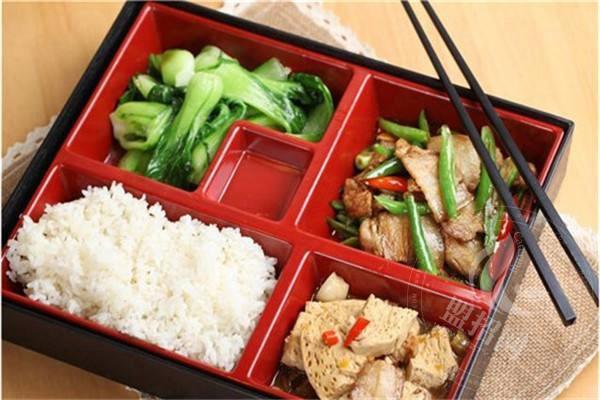 快餐大食堂加盟费多少