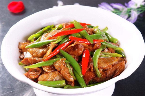 周大厨辣椒炒肉总部