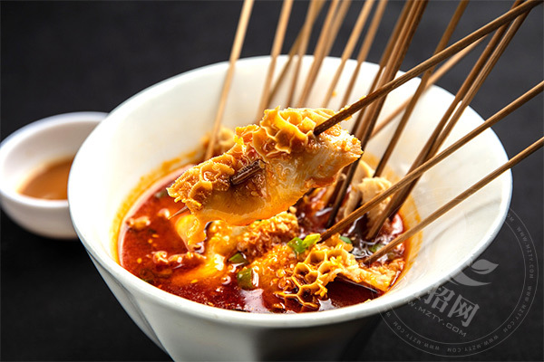 见证80后冷锅串串加盟