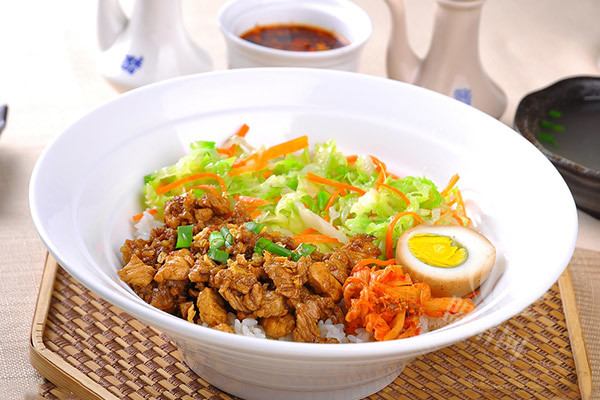 戊丰记卤肉饭加盟费用多少钱