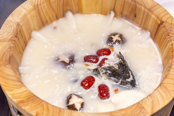 九孔木桶喷泉火锅生意怎么样