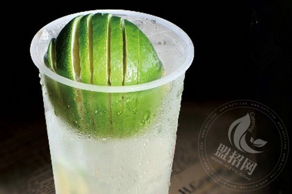 侯彩擂奶茶加盟店赚钱吗