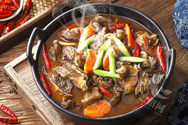 加盟巡山令酸汤牛肉火锅