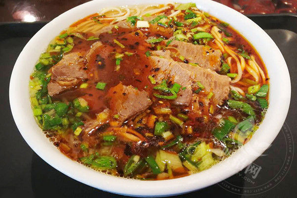 县城陈香贵兰州牛肉面一年可以赚多少