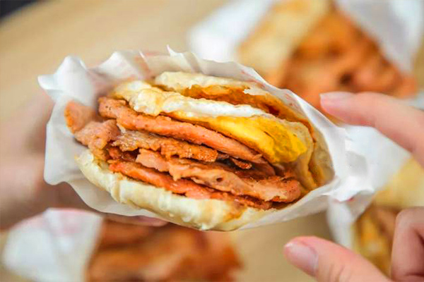 小宝烧饼里脊加盟总部在哪