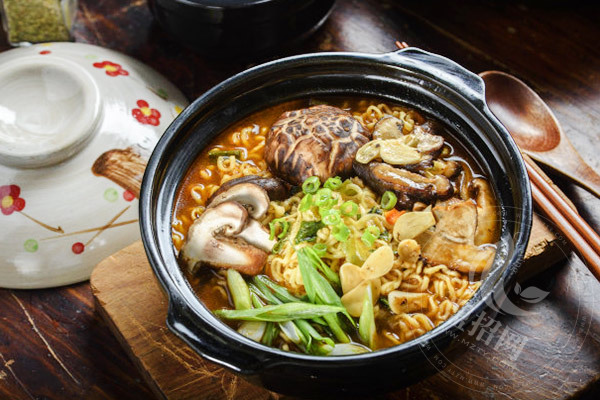 石打食石锅饭