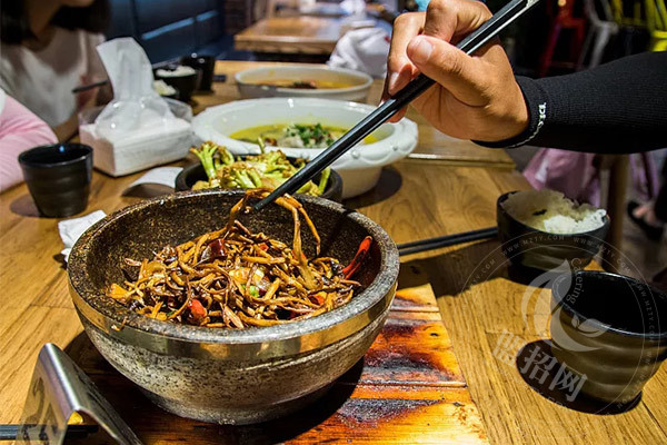 石打食石锅饭石锅总部在哪