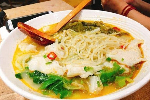 大渔号酸菜鱼米线加盟