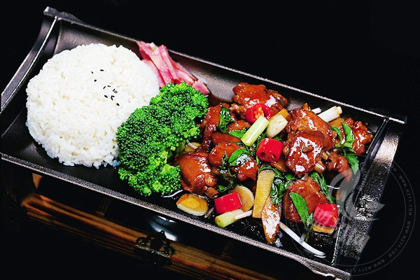投资嗨哥铁板烧汁饭