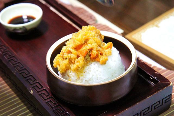 遐遇蟹黄拌饭的利润
