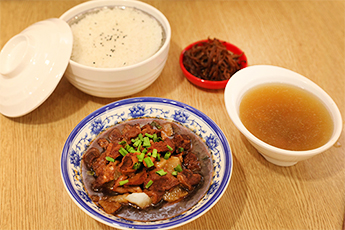 犟师傅酱骨米饭加盟