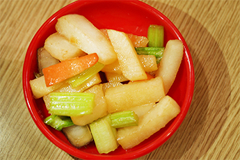 犟师傅酱骨米饭加盟