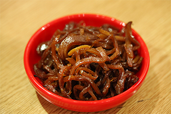 犟师傅酱骨米饭加盟