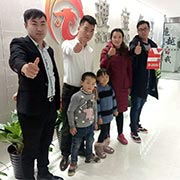 溢家鲜麻辣小海鲜加盟